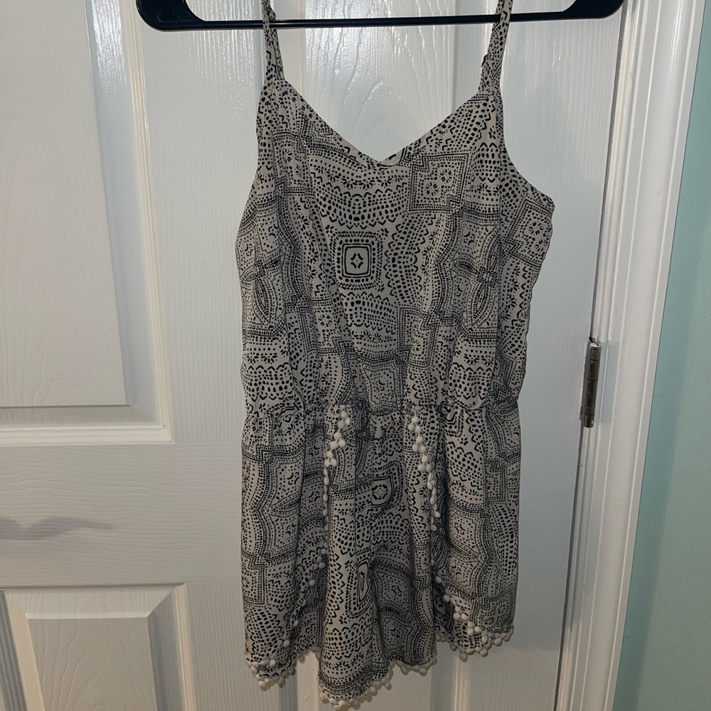 Patterned Romper with Lace Detailing